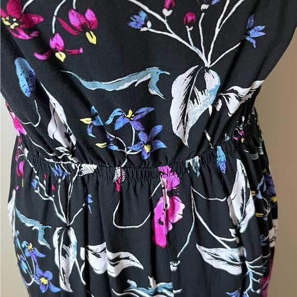 Like new Express floral sundress with lace panels - Picture 5 of 8